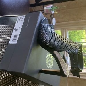 Vince Camuto shoes 5.5